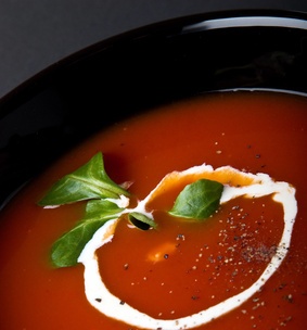 Sopa de tomate com tomilho 