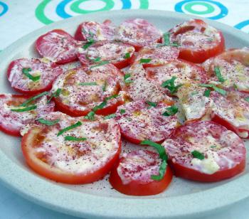 Salada de tomate com sumac 
