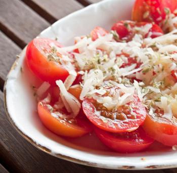 Salada de tomate e Queijo da Serra 