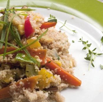 Salada vegetariana de couscous