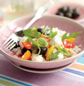 Salada de arroz com Mozzarella e pimentos 
