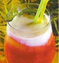 Cocktail de Pêssego e Groselha 